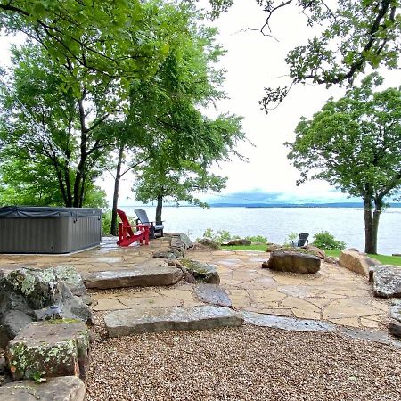 Blufftop Cabin Retreat Hot Tub And Fall Views! Villa Canadian Buitenkant foto