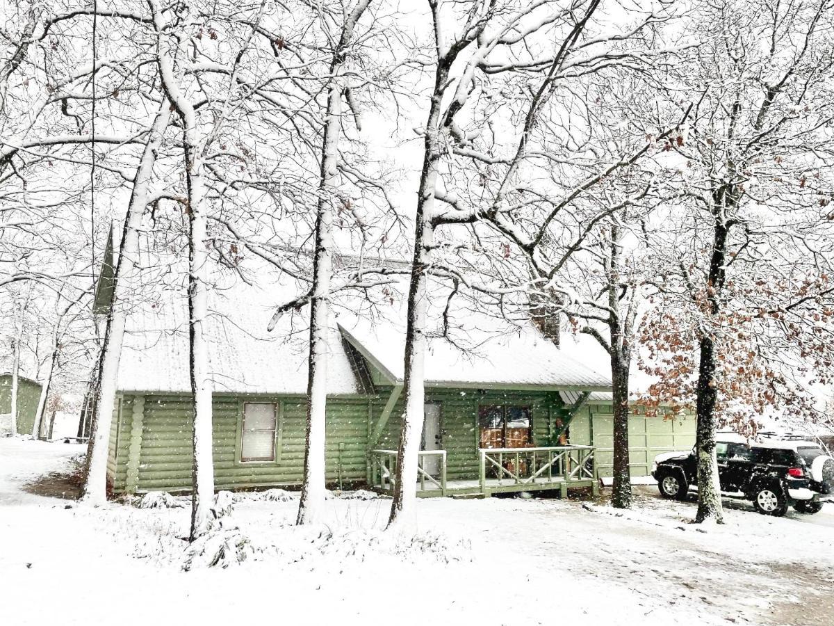 Blufftop Cabin Retreat Hot Tub And Fall Views! Villa Canadian Buitenkant foto