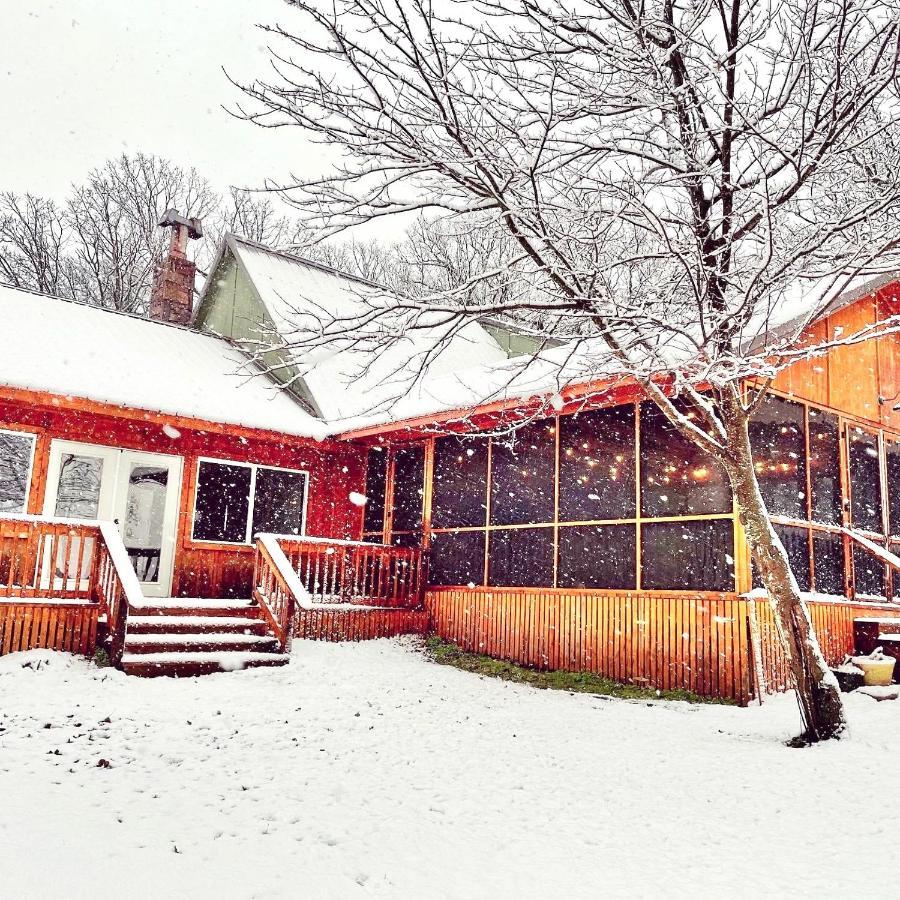 Blufftop Cabin Retreat Hot Tub And Fall Views! Villa Canadian Buitenkant foto